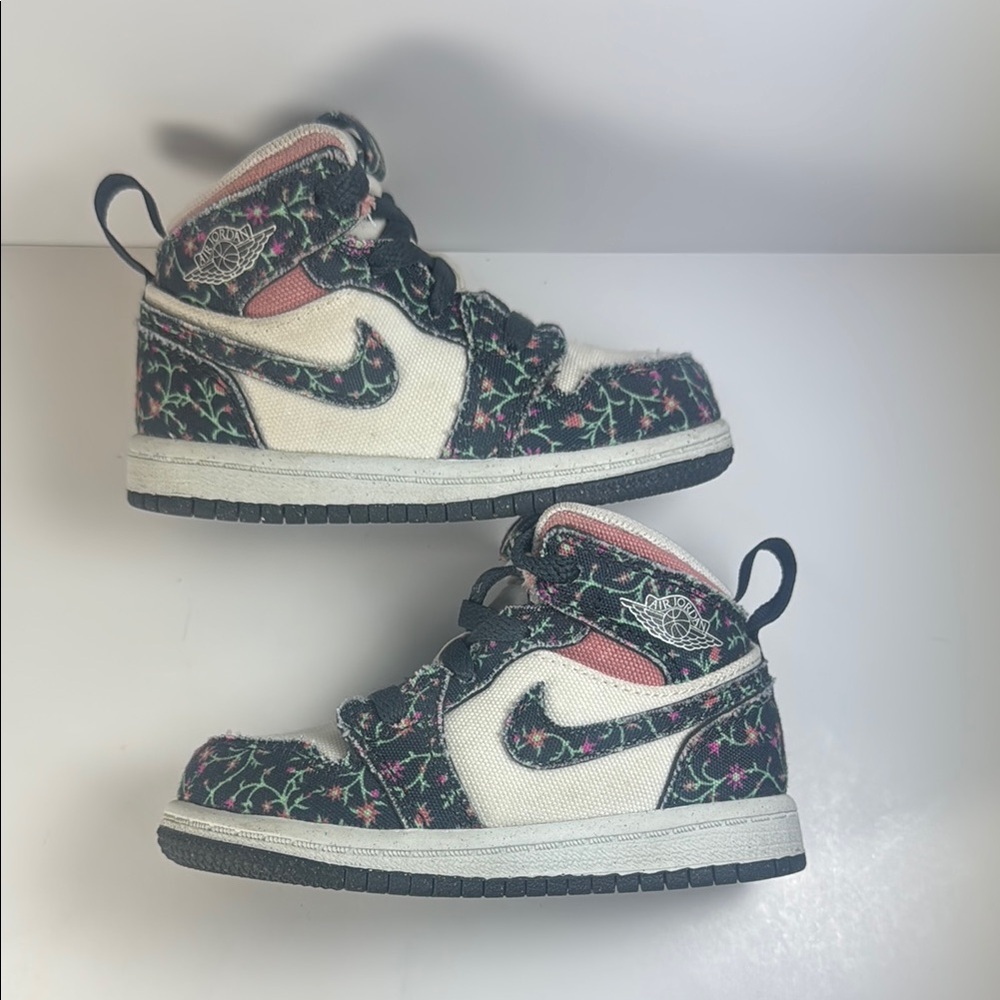 Air Jordan 1 Mid SE Denim Size 6C Anthracite Sail Red Stardust Sneakers